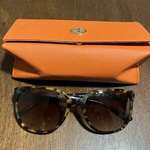 Torch Burch Print Sunglasses